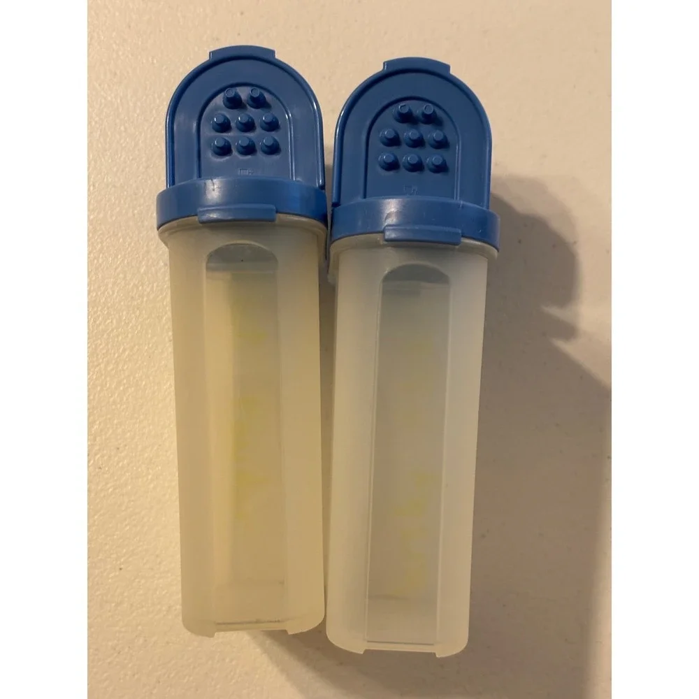 2 Tupperware Spice Shakers Blue Lid Frosted Clear Plastic Made in‎ USA Preowned